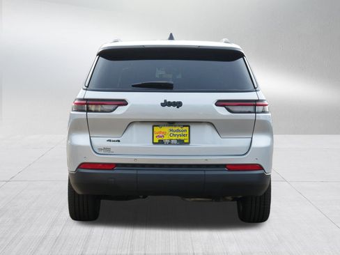 Used 2023 Jeep Grand Cherokee L Laredo image 6