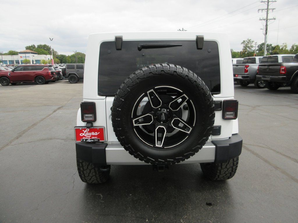 Used 2018 Jeep Wrangler Unlimited Sahara AWD/4WD image 6