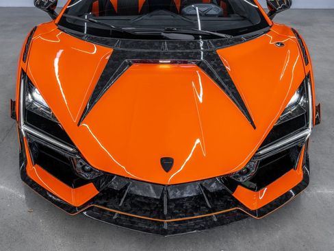 Used 2024 Lamborghini Revuelto AWD/4WD image 28