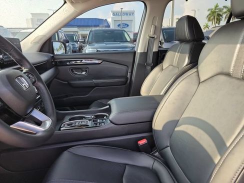 Used 2023 Honda Pilot Touring image 25