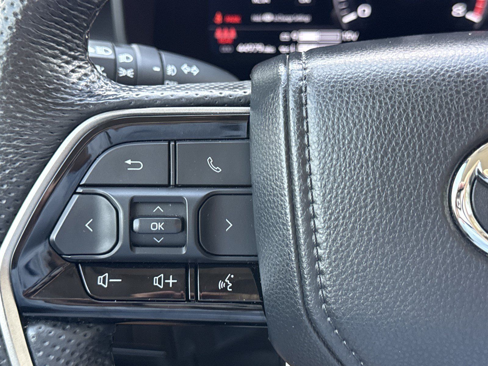 Used 2024 Toyota Tundra Limited AWD/4WD image 22