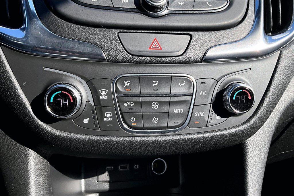 Used 2020 Chevrolet Equinox LT AWD/4WD image 16