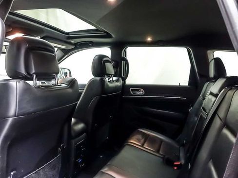 Used 2020 Jeep Grand Cherokee Limited AWD/4WD image 12