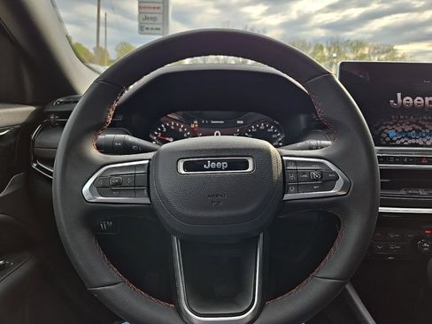 Used 2024 Jeep Compass Trailhawk image 44