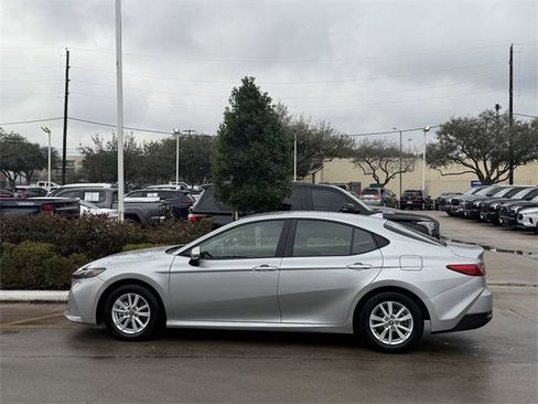 Certified 2025 Toyota Camry LE image 4
