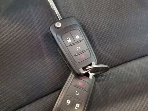 Used 2017 Chevrolet Trax LT AWD/4WD image 30