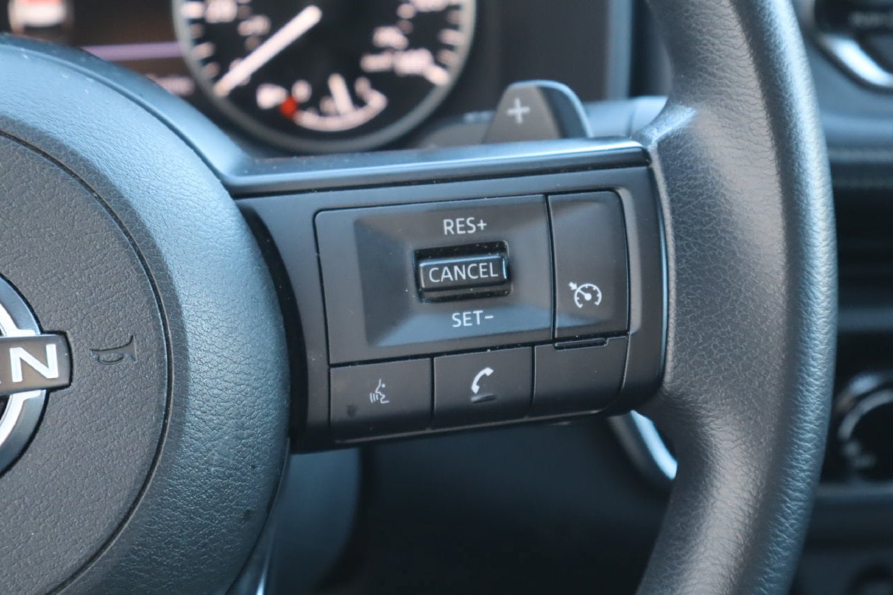 Used 2024 Nissan Rogue S FWD image 12