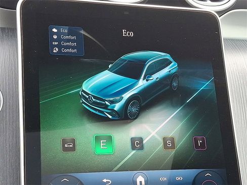 Certified 2025 Mercedes-Benz GLC 300 4MATIC image 24