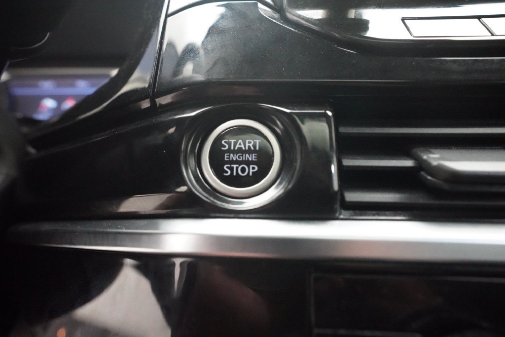 Used 2022 Nissan Pathfinder SL AWD/4WD image 30