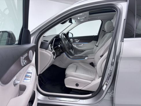 Used 2021 Mercedes-Benz GLC 300 4MATIC image 12