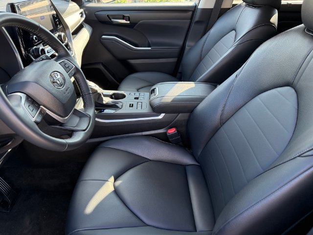 Used 2026 Toyota Highlander XLE AWD/4WD image 11