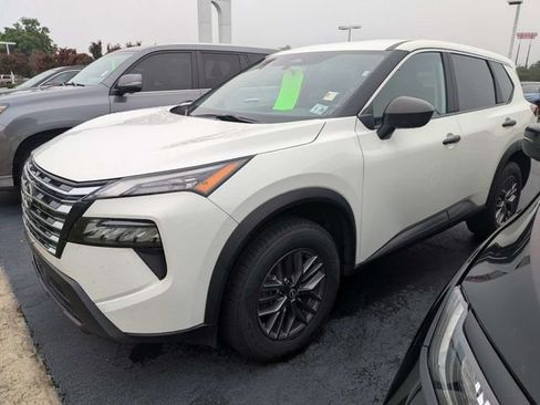 Used 2024 Nissan Rogue S AWD/4WD image 5