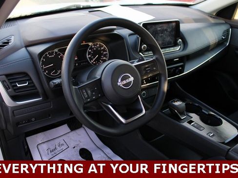 Used 2023 Nissan Rogue S image 12