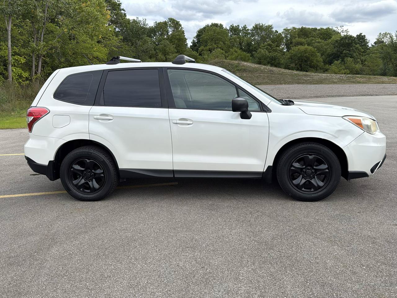 Used 2014 Subaru Forester 2.5i w/ Popular Package #1 AWD/4WD image 2
