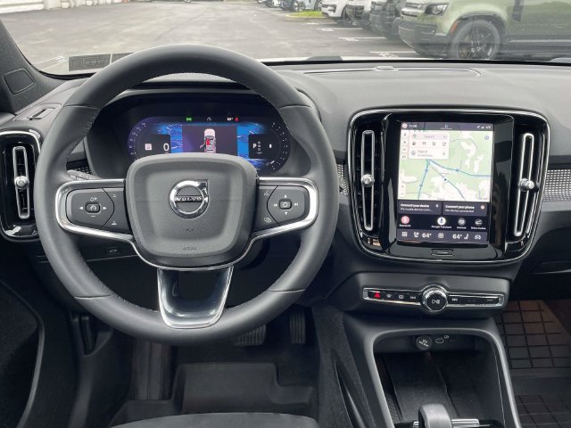 Certified 2023 Volvo XC40 B5 Plus w/ Protection Package Premier AWD/4WD image 13