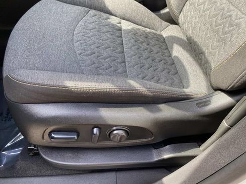 Used 2024 Chevrolet Equinox LT FWD image 20