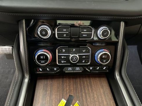 Used 2023 GMC Yukon XL Denali Ultimate image 23