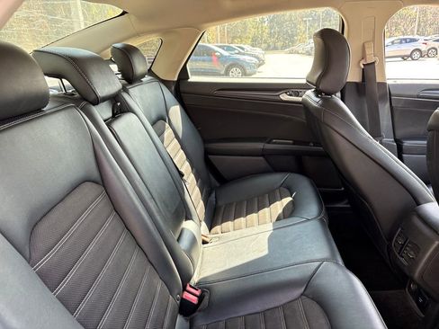 Used 2018 Ford Fusion SE w/ Equipment Group 601A image 30