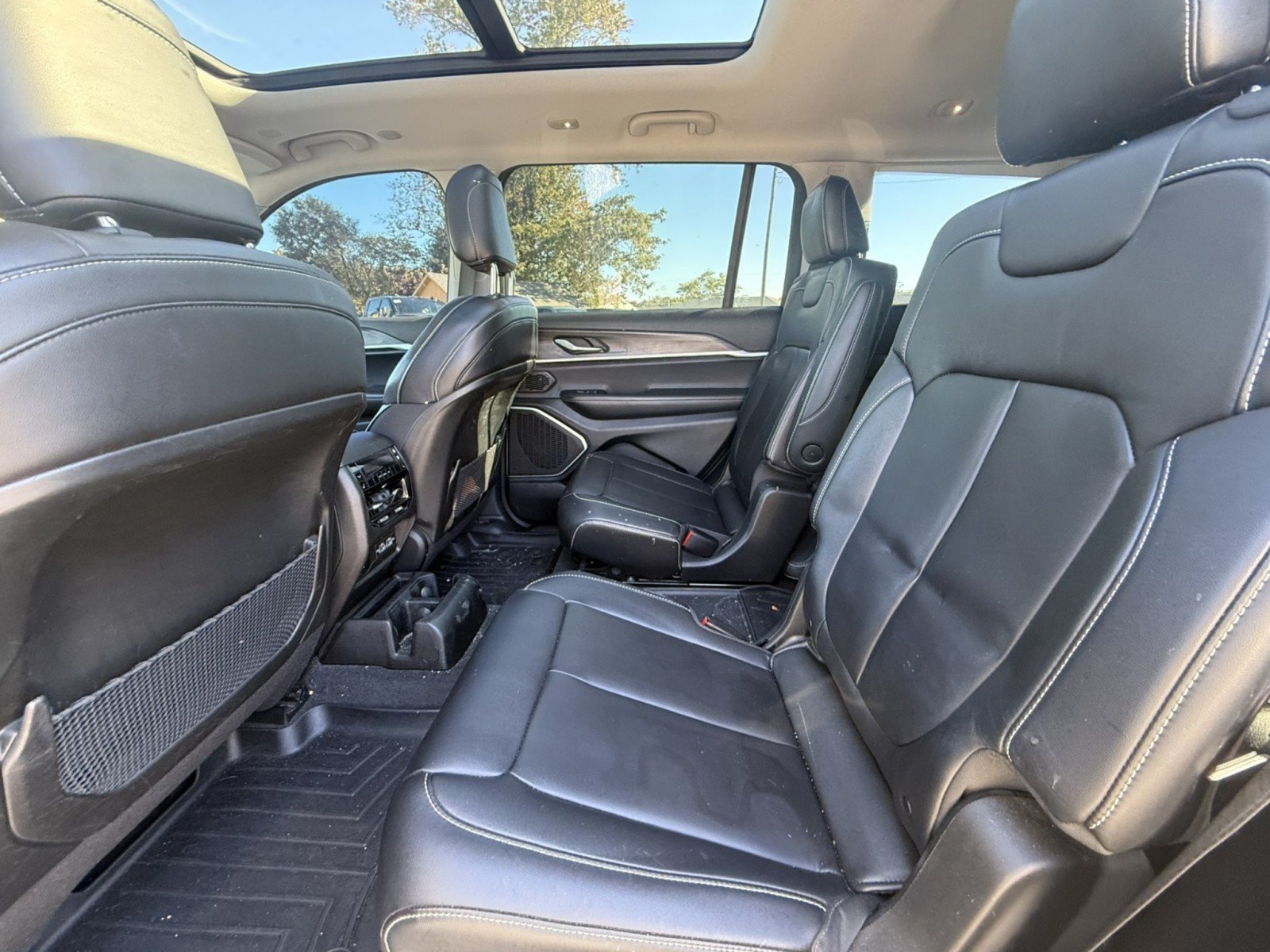 Used 2021 Jeep Grand Cherokee L Limited AWD/4WD image 24