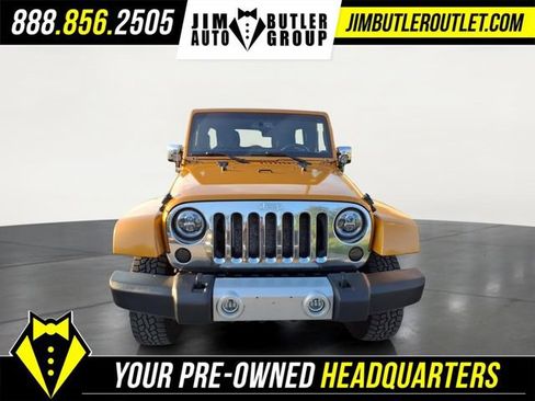 Used 2014 Jeep Wrangler Unlimited Sahara w/ Dual Top Group AWD/4WD image 18