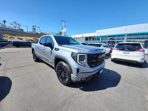 Used 2024 GMC Sierra 1500 Elevation AWD/4WD image 2