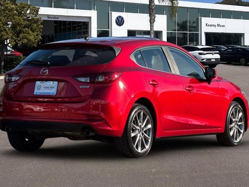Used 2018 MAZDA MAZDA3 Touring image 4