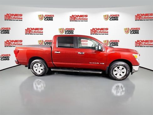 Certified 2019 Nissan Titan SV w/ SV Convenience Package image 19