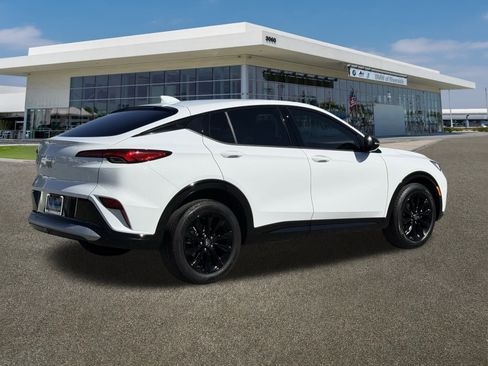 Used 2024 Buick Envista Sport Touring image 11