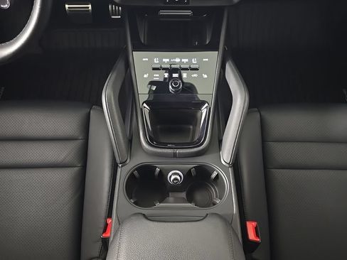 Certified 2024 Porsche Cayenne S AWD/4WD image 21