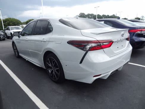 Used 2023 Toyota Camry SE FWD image 6