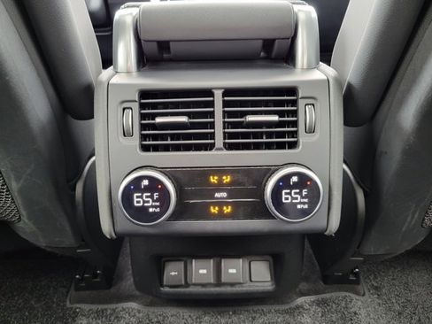 Used 2024 Land Rover Discovery S image 20