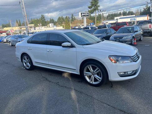 Used 2014 Volkswagen Passat 1.8T SEL Premium FWD image 4