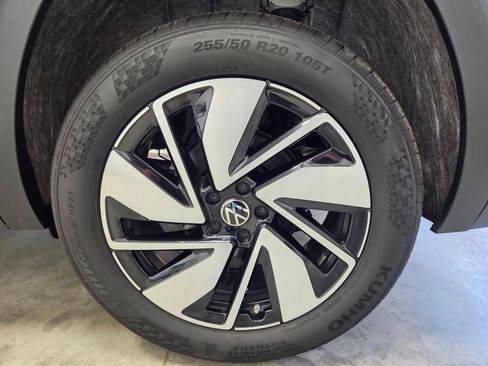 Used 2025 Volkswagen Atlas SE AWD/4WD image 17