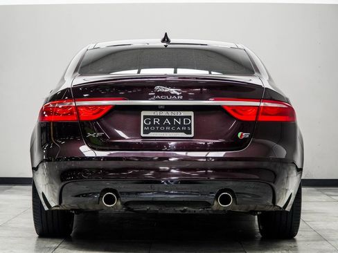 Used 2017 Jaguar XF S image 11
