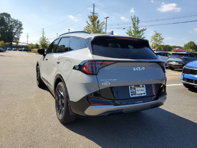 New 2027 Kia Sportage SX FWD image 6