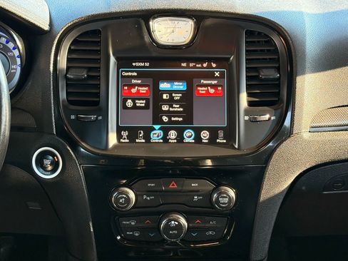 Used 2016 Chrysler 300 S w/ 300S Premium Group image 28