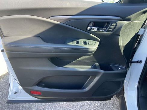 Used 2023 Honda Ridgeline RTL image 11