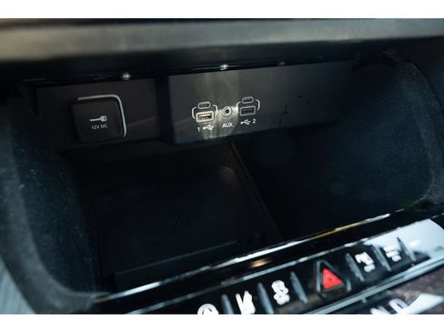 Used 2022 Jeep Wagoneer Series III w/ Premium Group I AWD/4WD image 28