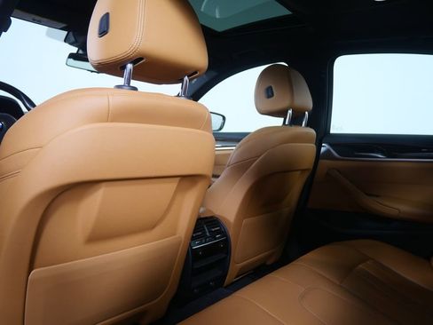 Used 2019 BMW 530i image 16