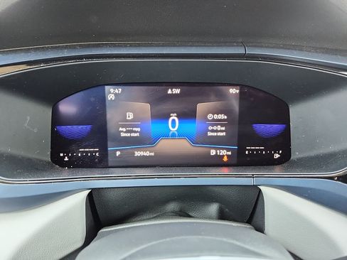 Certified 2023 Volkswagen Taos SE w/ Panoramic Sunroof Package FWD image 17