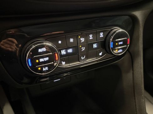 Used 2020 Buick Encore GX Select image 14