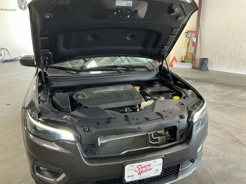 Used 2021 Jeep Cherokee Limited AWD/4WD image 11