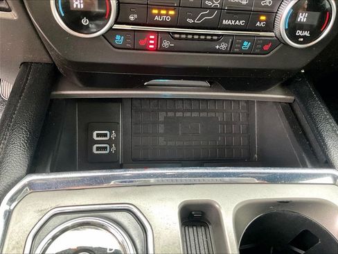 Used 2018 Ford Expedition Max XLT w/ Equipment Group 202A AWD/4WD image 12
