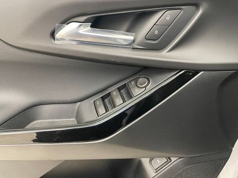 New 2026 Chevrolet Equinox LT w/ Convenience Package II AWD/4WD image 10
