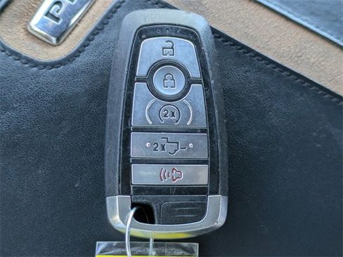 Certified 2023 Ford F250 Platinum image 30