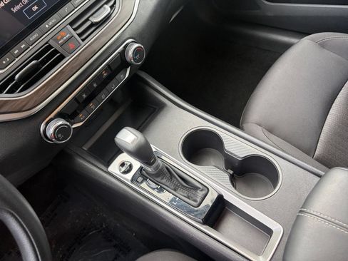 Used 2026 Nissan Altima 2.5 SV FWD image 39