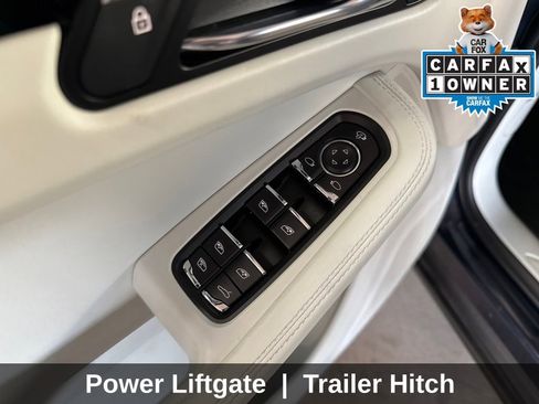 Used 2023 Porsche Macan Turbo image 14