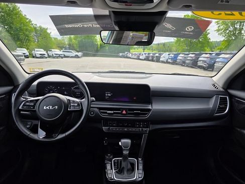 Certified 2025 Kia Seltos EX w/ EX Sunroof Package AWD/4WD image 19