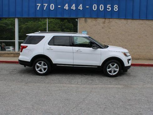 Used 2019 Ford Explorer XLT w/ Equipment Group 201A FWD image 24