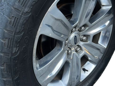 Used 2016 Ford F150 Platinum w/ Equipment Group 701A Luxury image 47